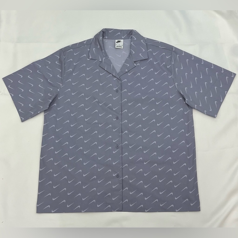 Nike Sportswear Everyday Modern Women’s Woven Short-Sleeve Top in Size:M - NWOT - Picture 3 of 12